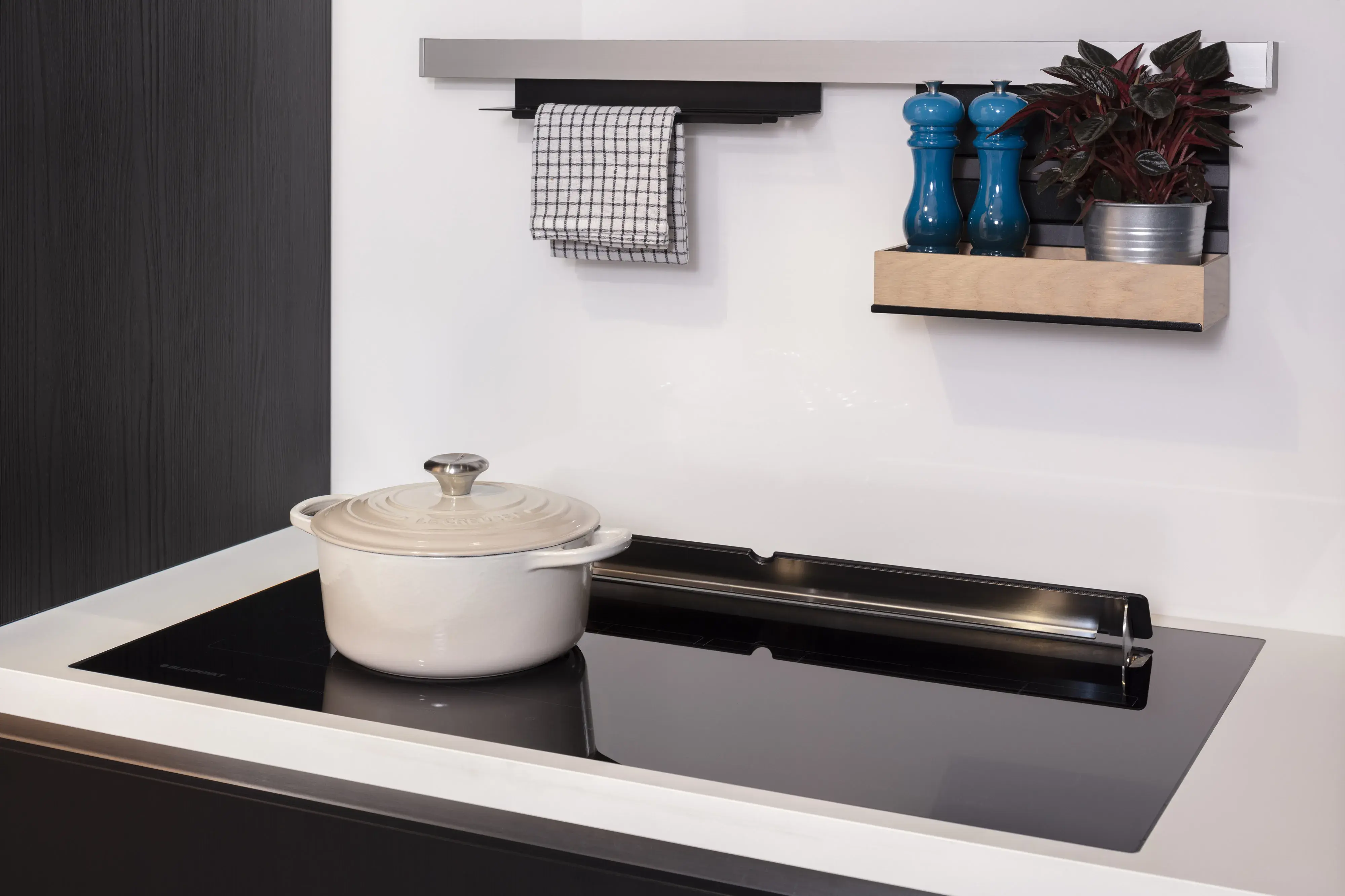 Häcker Induktionskochfeld mit Downair-System